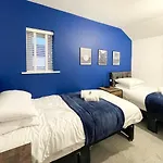 Shrivenham - Spacious Home, High Speed Wi-Fi, Free Parking, Garden