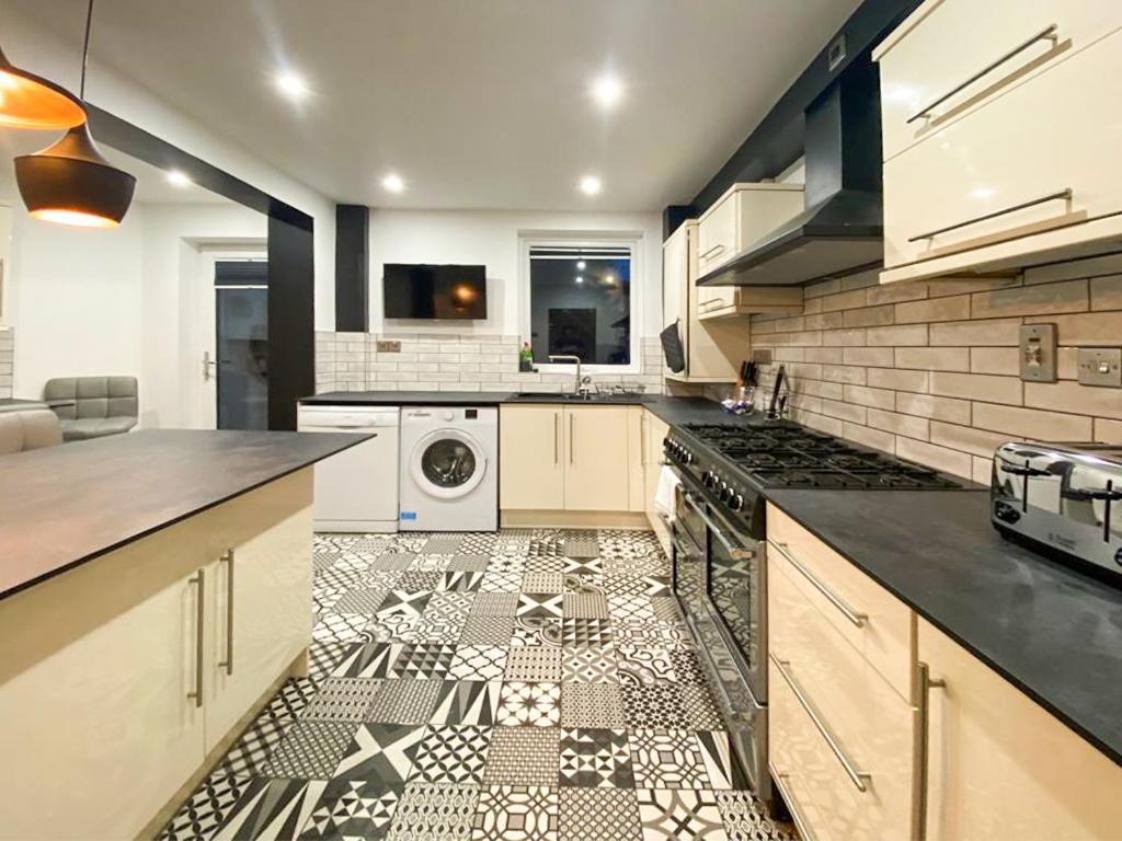 Apartment Shrivenham - Spacious Home, High Speed Wi-fi, Free Parking, Garden
