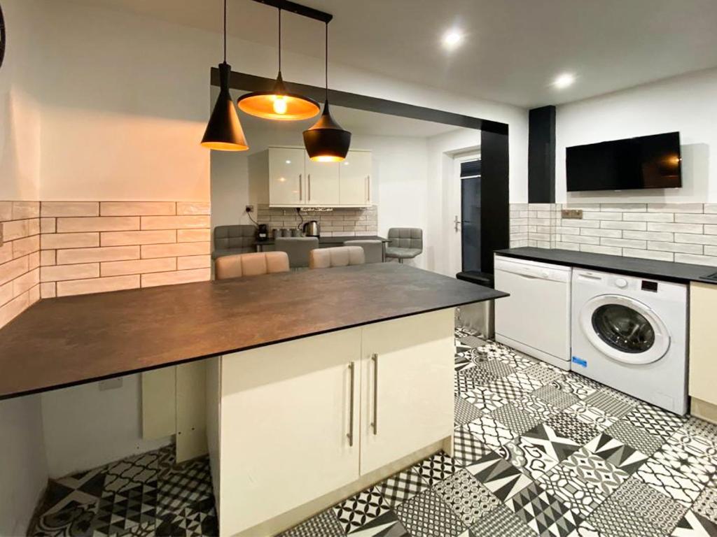 Apartment Shrivenham - Spacious Home, High Speed Wi-fi, Free Parking, Garden